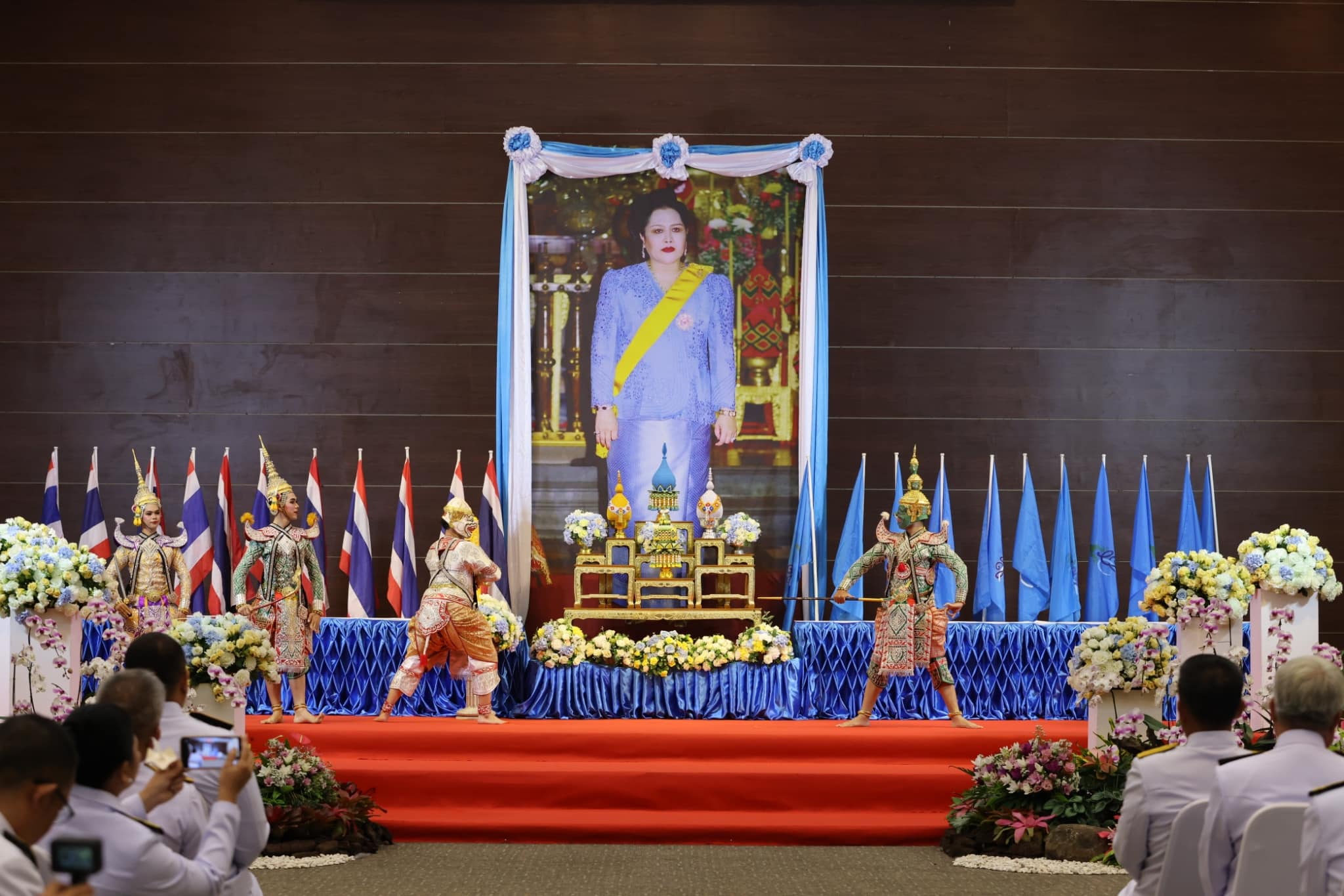 จัดกิจกรรมเฉลิมพระเกียรติสมเด็จพระนางเจ้าสิริกิติ์พระบรมราชินีนาถพระบรมราชชนนีพันปีหลวง