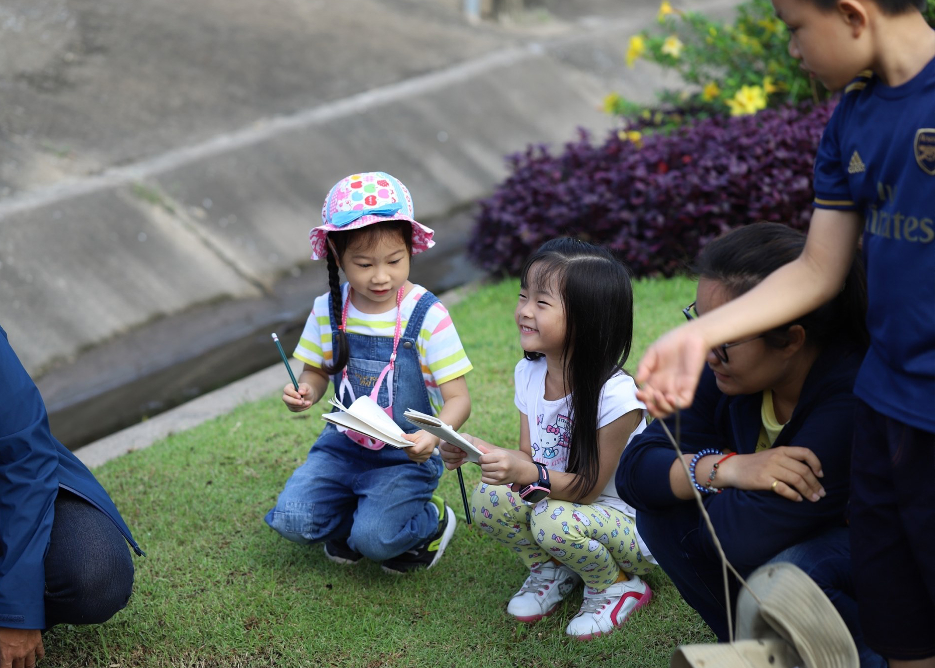 รูปคู่มือปฏิบัติงานของอุทยานหลวงราชพฤกษ์